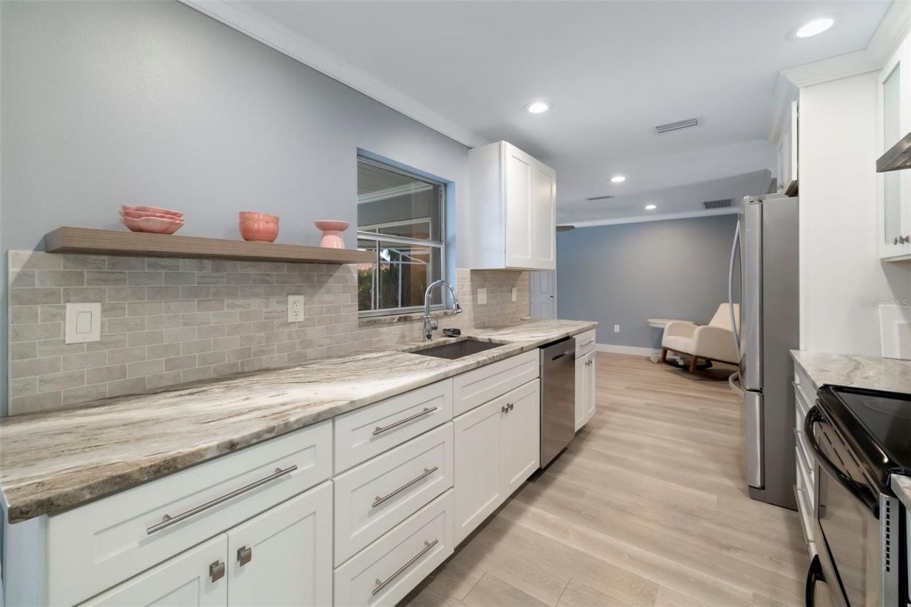 3304 Spring Mill Circle, Sarasota, FL 34239 Photo