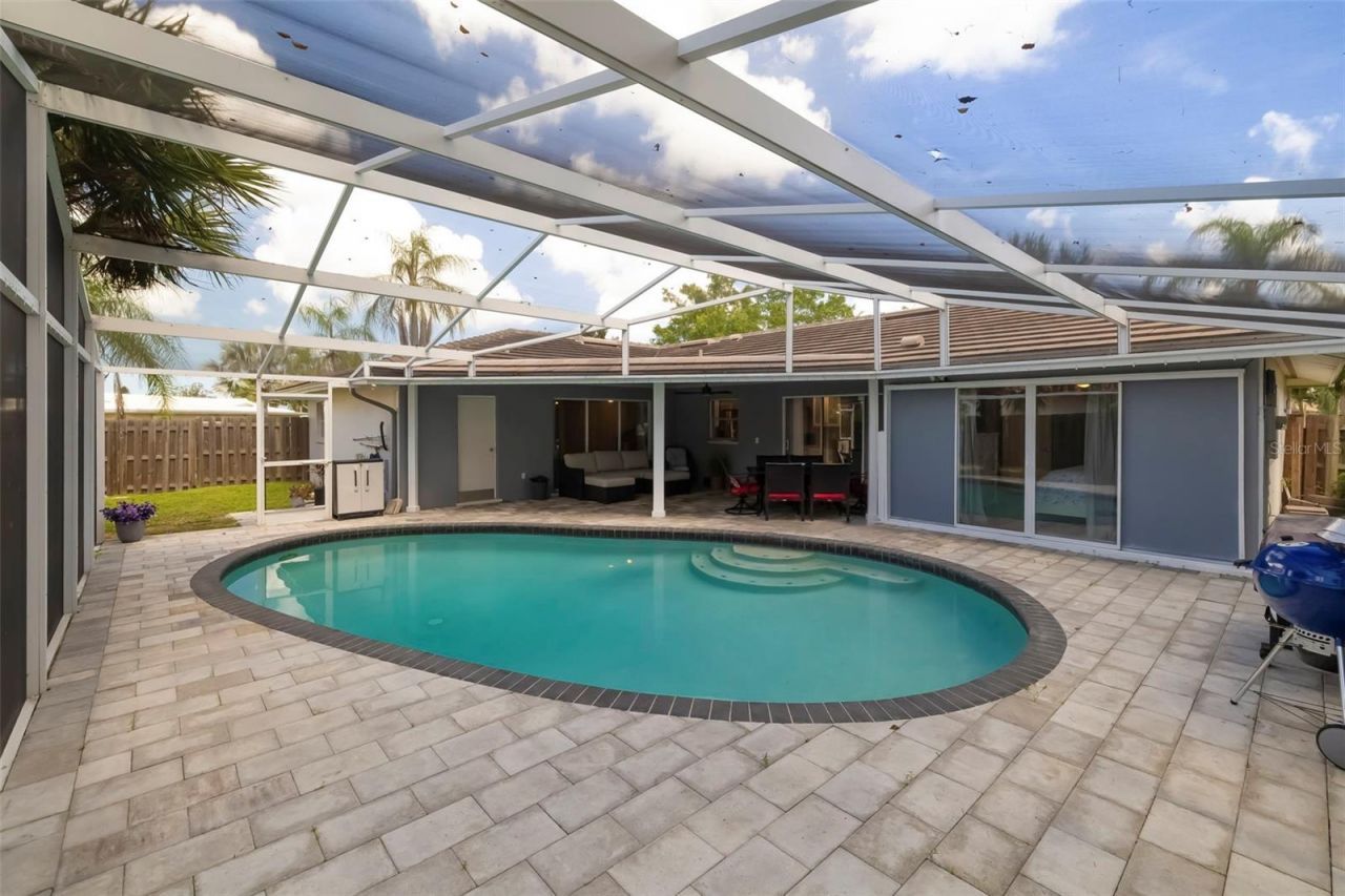 3304 Spring Mill Circle, Sarasota, FL 34239 Photo