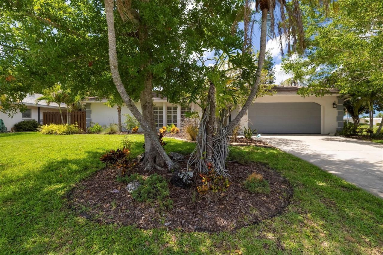 3304 Spring Mill Circle, Sarasota, FL 34239 Photo