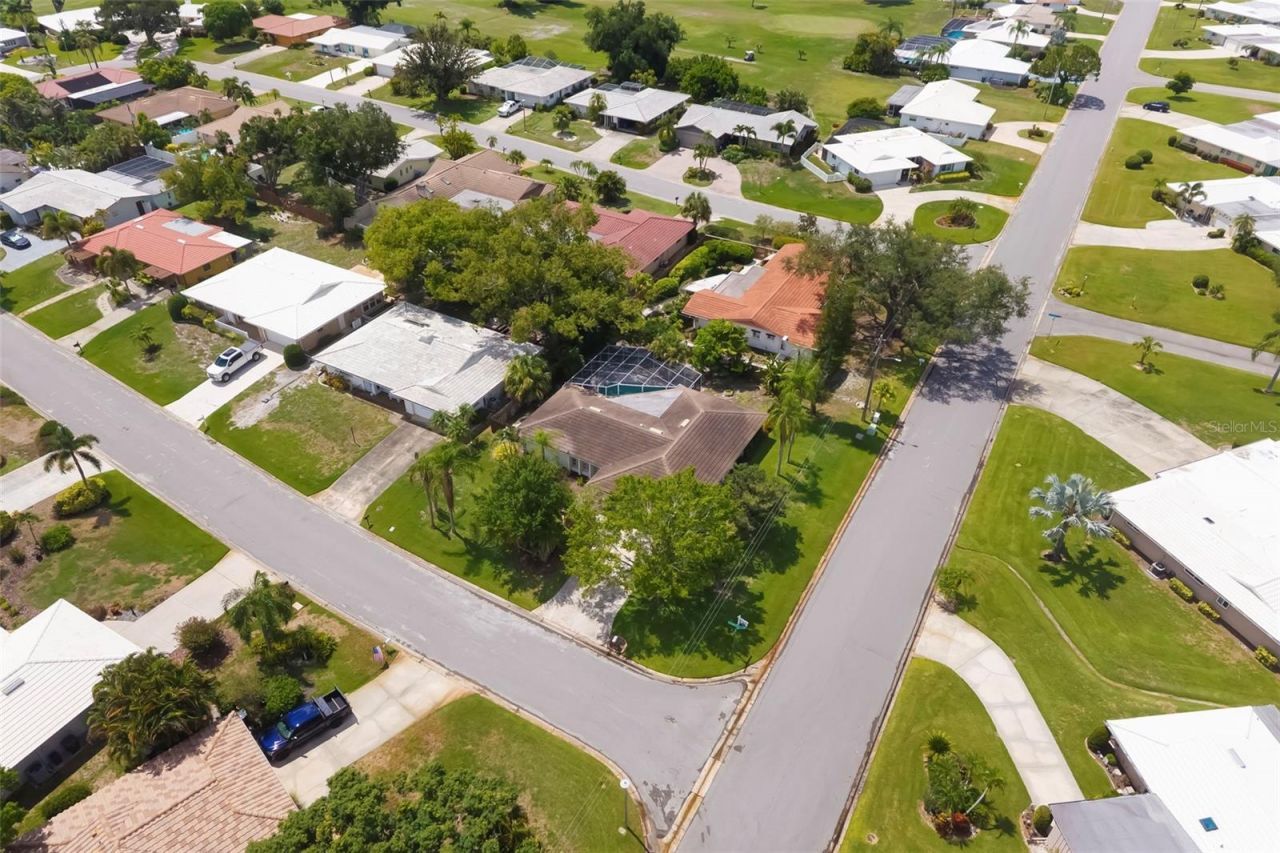 3304 Spring Mill Circle, Sarasota, FL 34239 Photo