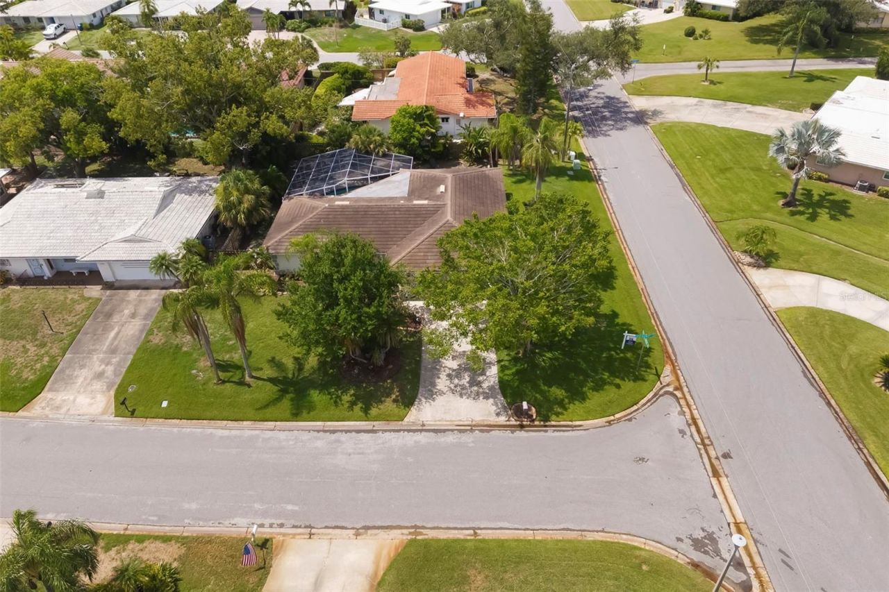 3304 Spring Mill Circle, Sarasota, FL 34239 Photo