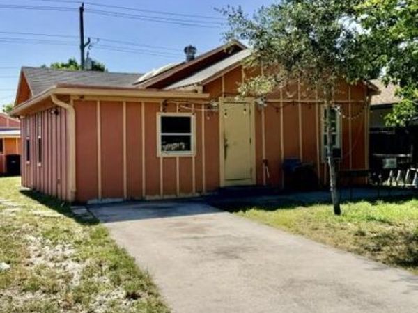 1009 S PINE Street, Lake Worth Beach, FL 33460