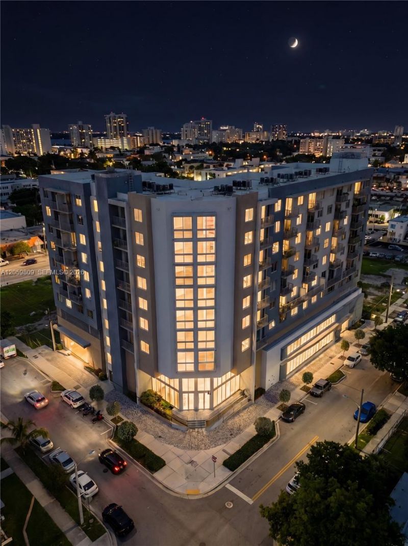 1110 NW 1st St , Unit 305, Miami, FL 33128 Photo