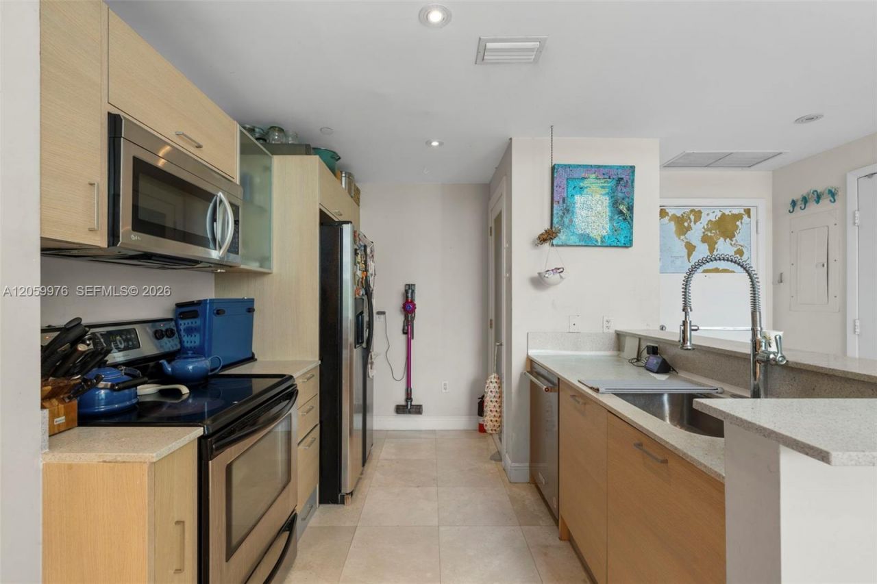 350 NE 24th St, Unit 703, Miami, FL 33137 Photo