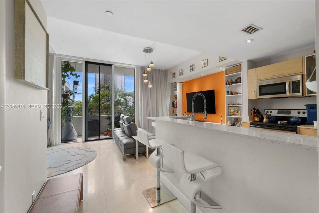 350 NE 24th St, Unit 703, Miami, FL 33137 Photo