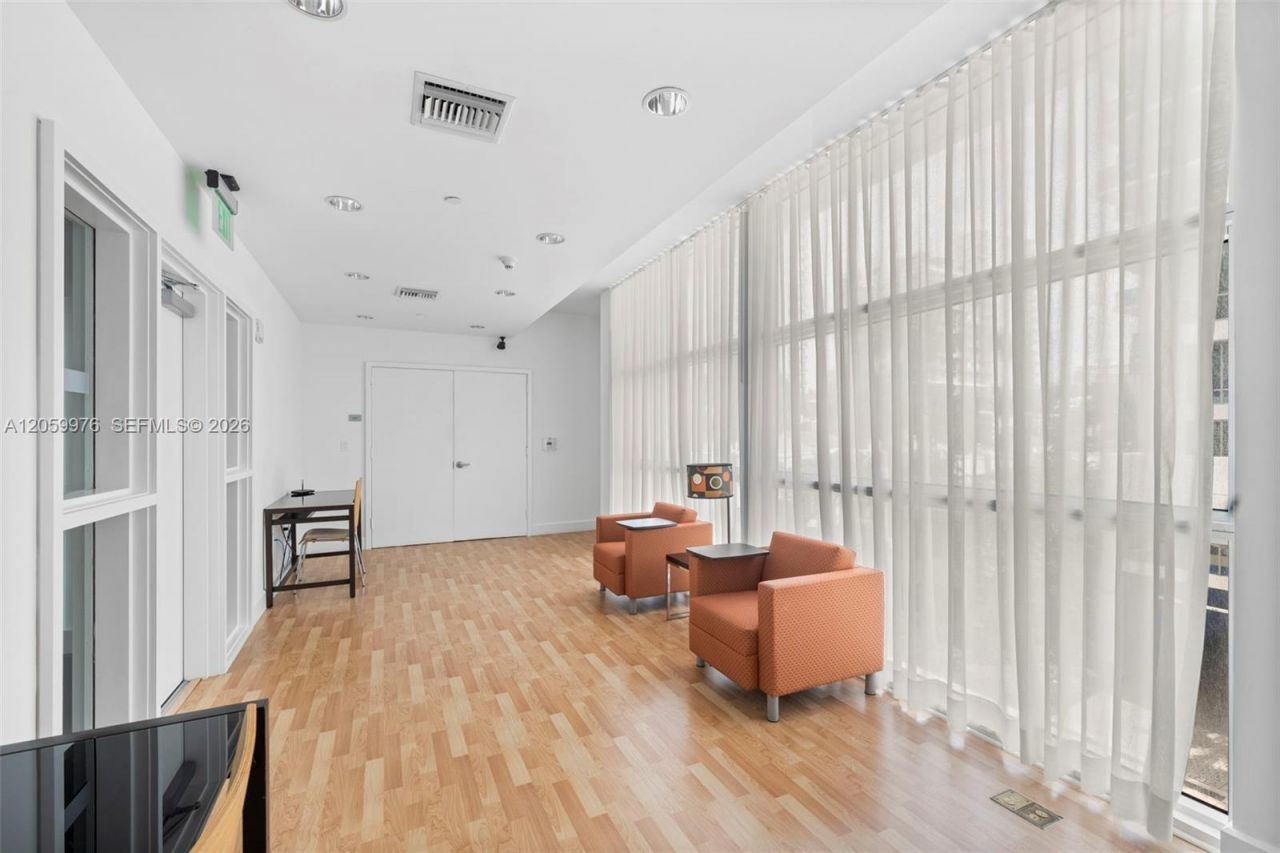 350 NE 24th St, Unit 703, Miami, FL 33137 Photo