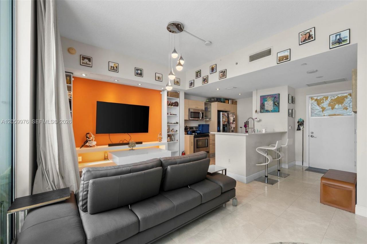 350 NE 24th St, Unit 703, Miami, FL 33137 Photo