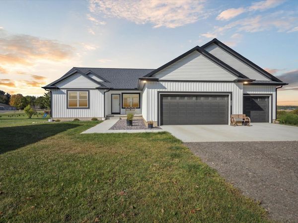 2434 S Cochran Road, Charlotte, MI 48813