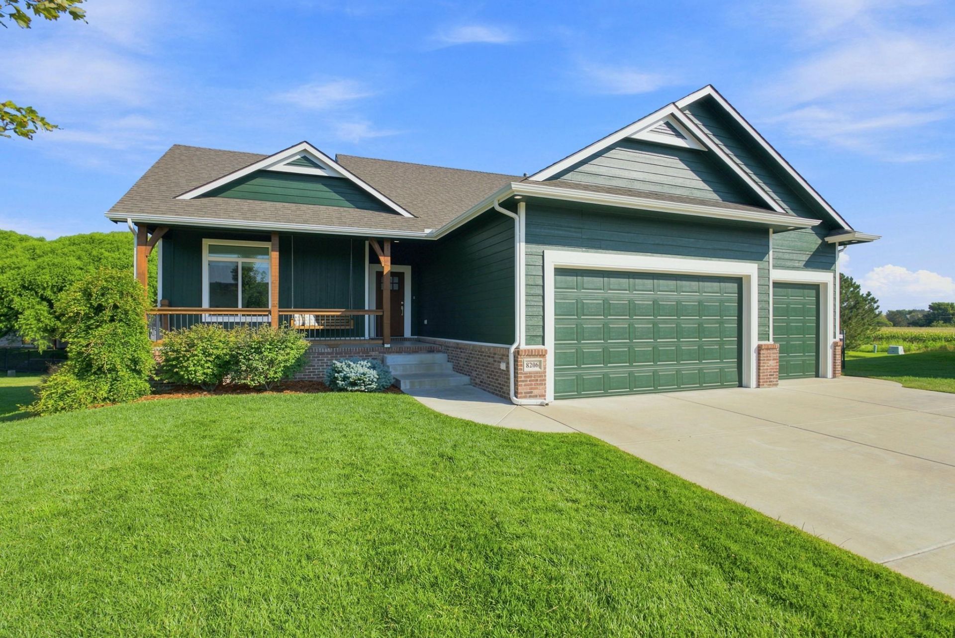 8206 W Kackley Cir, Wichita, KS 67205 Main Photo