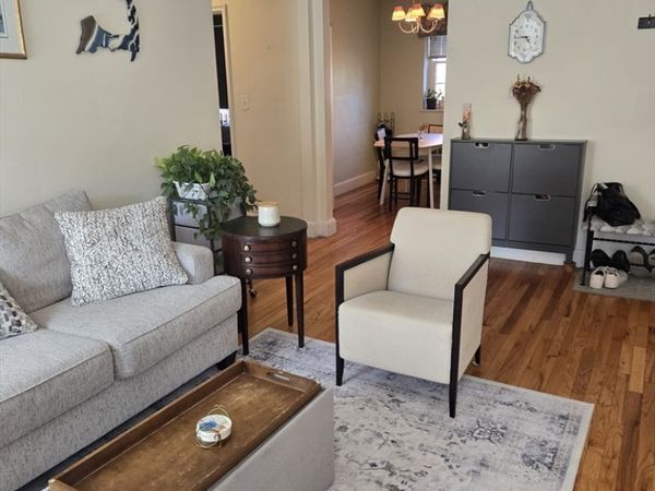 31.5 Englewood Ave, Unit 3, Brookline, MA 02445