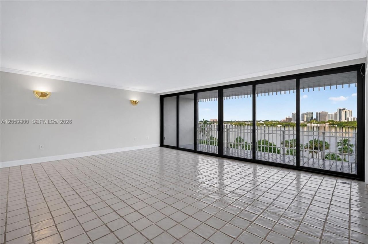 1 Grove Isle , Unit 506, Miami, FL 33133 Photo