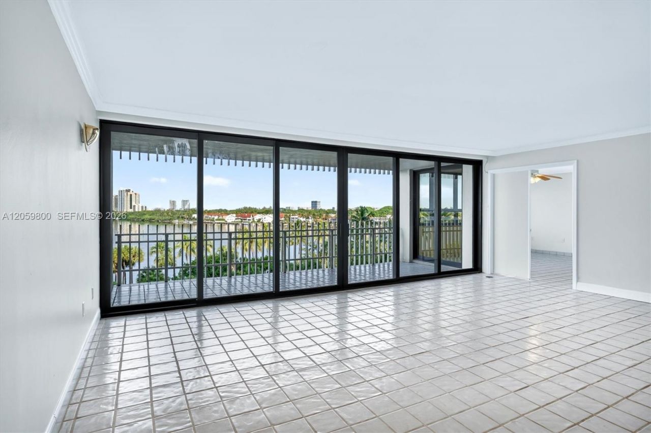1 Grove Isle , Unit 506, Miami, FL 33133 Photo