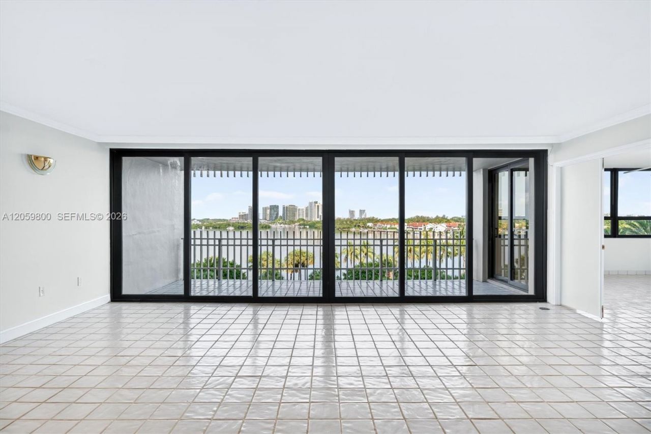 1 Grove Isle , Unit 506, Miami, FL 33133 Photo