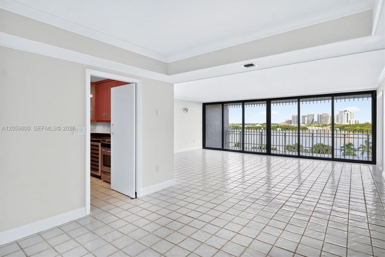 1 Grove Isle , Unit 506, Miami, FL 33133 Photo