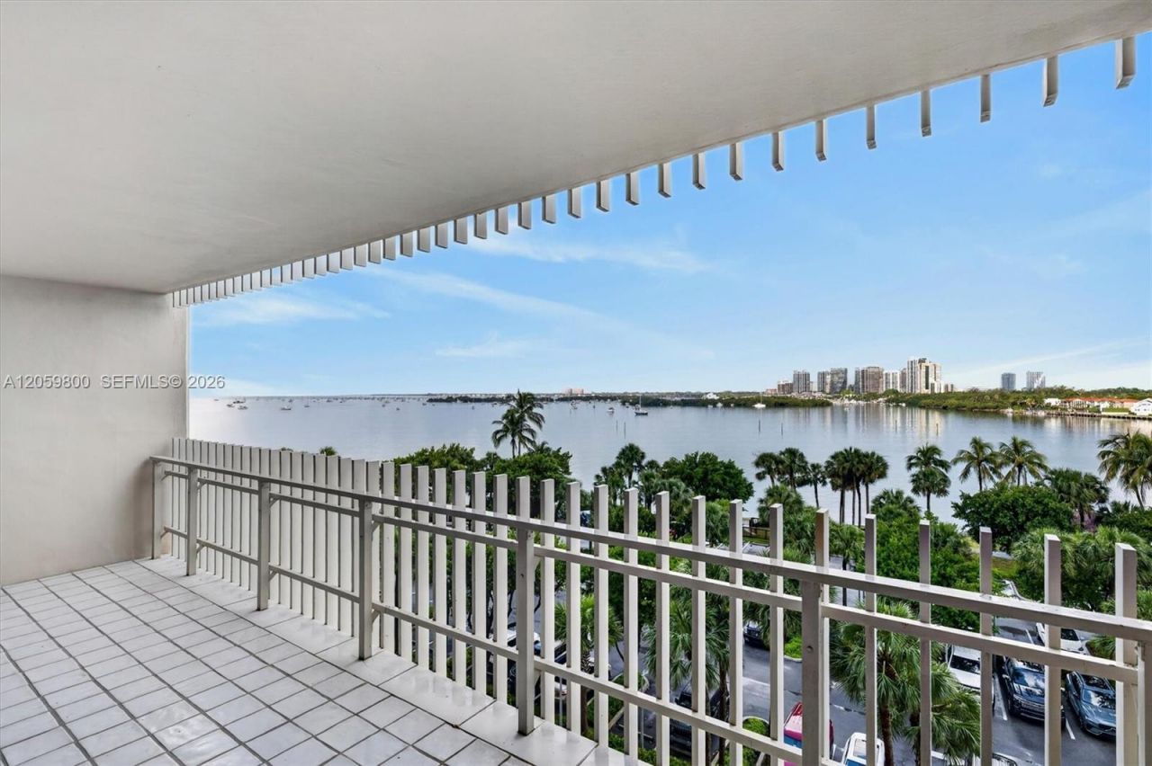 1 Grove Isle , Unit 506, Miami, FL 33133 Photo