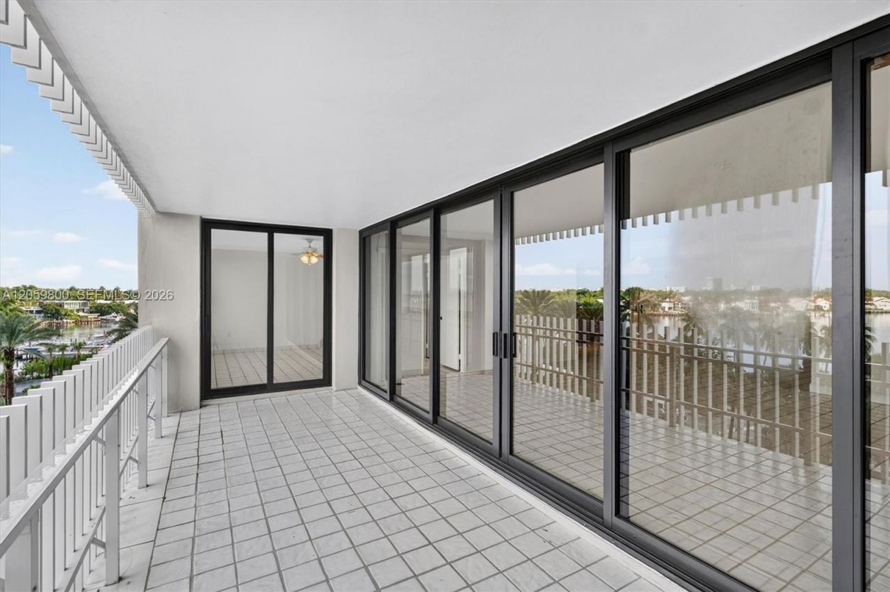 1 Grove Isle , Unit 506, Miami, FL 33133 Photo