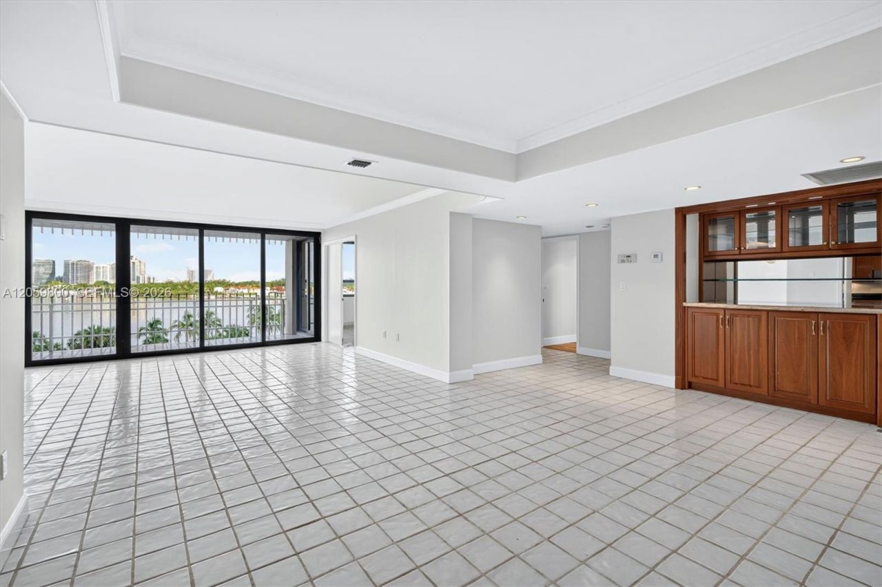 1 Grove Isle , Unit 506, Miami, FL 33133 Photo