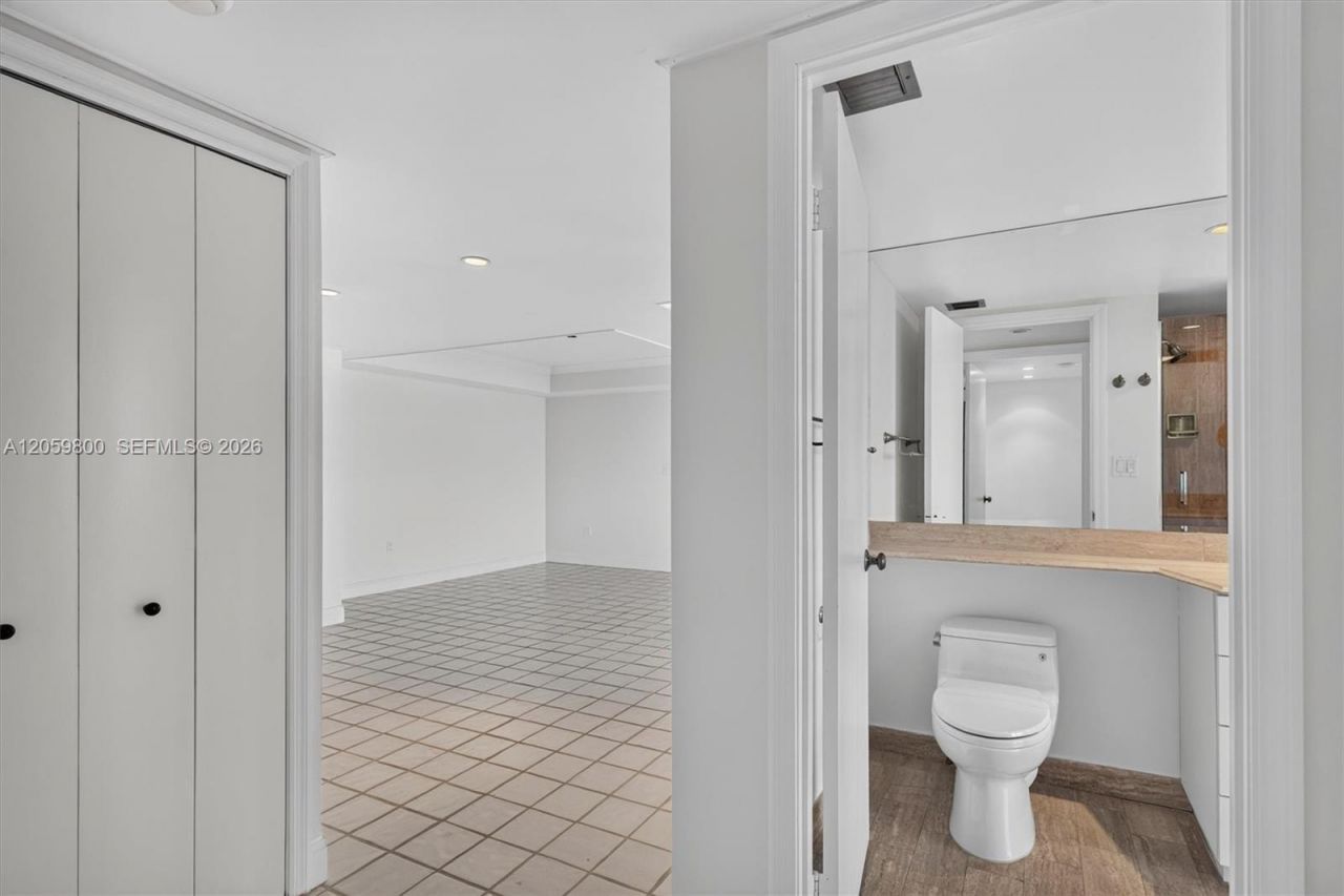 1 Grove Isle , Unit 506, Miami, FL 33133 Photo