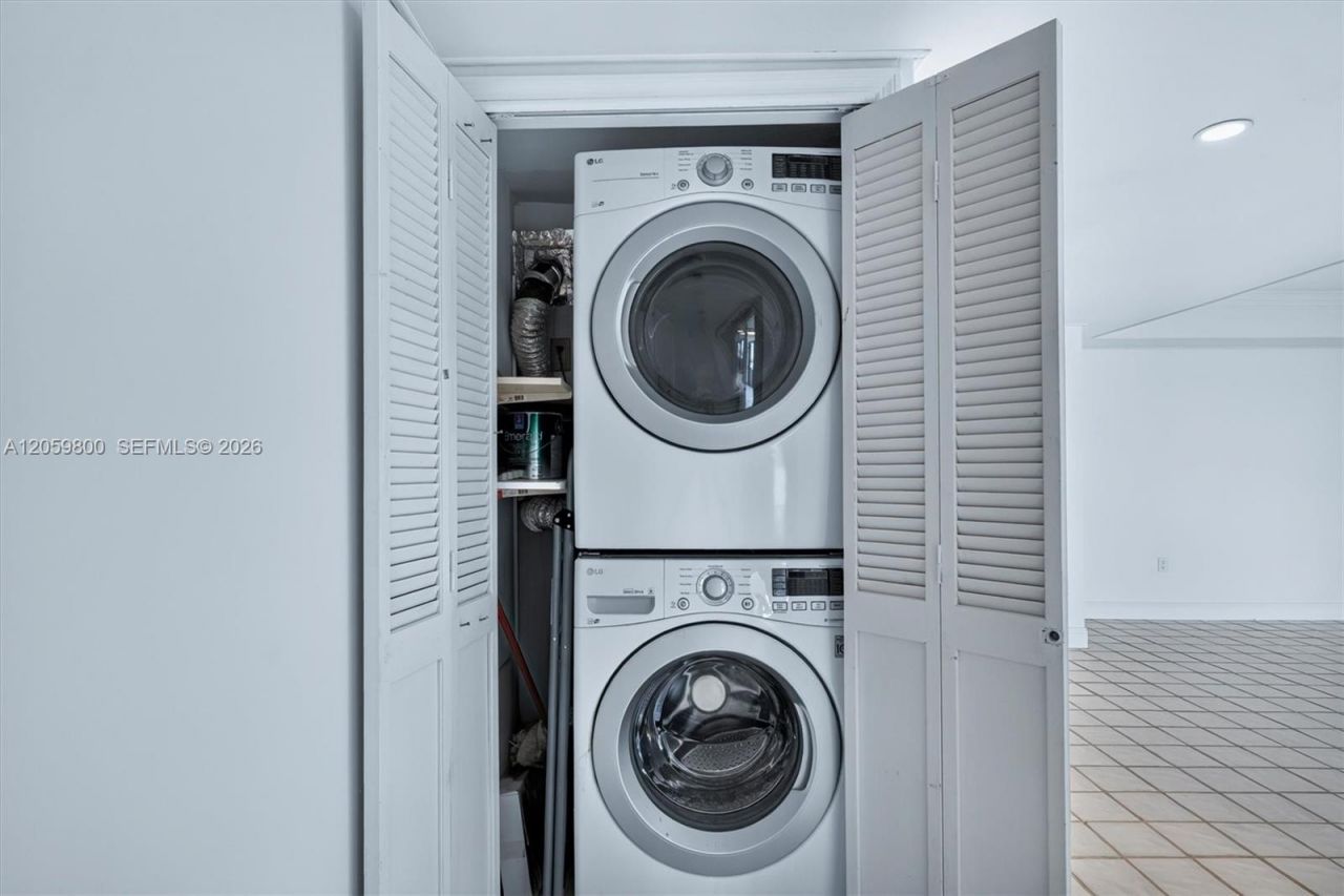 1 Grove Isle , Unit 506, Miami, FL 33133 Photo