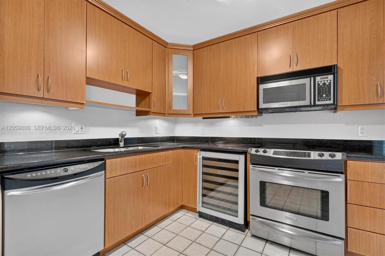 1 Grove Isle , Unit 506, Miami, FL 33133 Photo