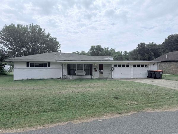 121 S. Laredo Ave. , Russellville, AR 72801