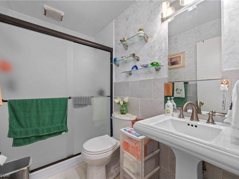 12502 Leeila Avenue, Cleveland, OH 44135 Photo 11