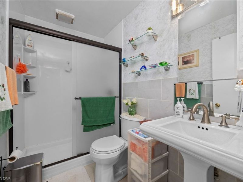 12502 Leeila Avenue, Cleveland, OH 44135 Photo 12
