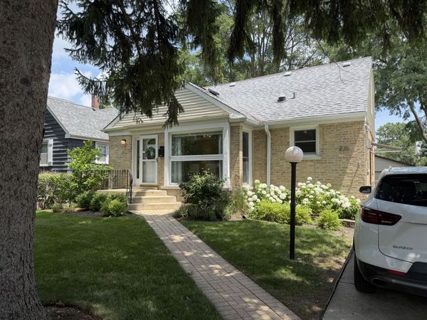 235 Nordica Avenue , Glenview, IL 60025