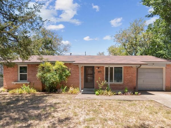4816 Eastover Avenue , Fort Worth, TX 76119