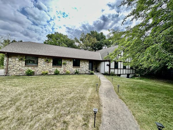1894 Annette Ct, Trenton, WI 53090