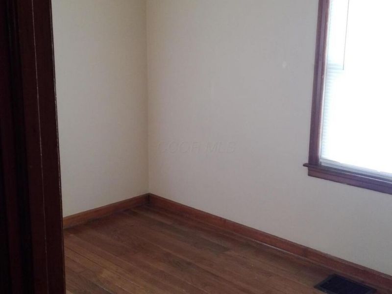 815 Chestershire Road , Columbus, OH 43204 Photo 9