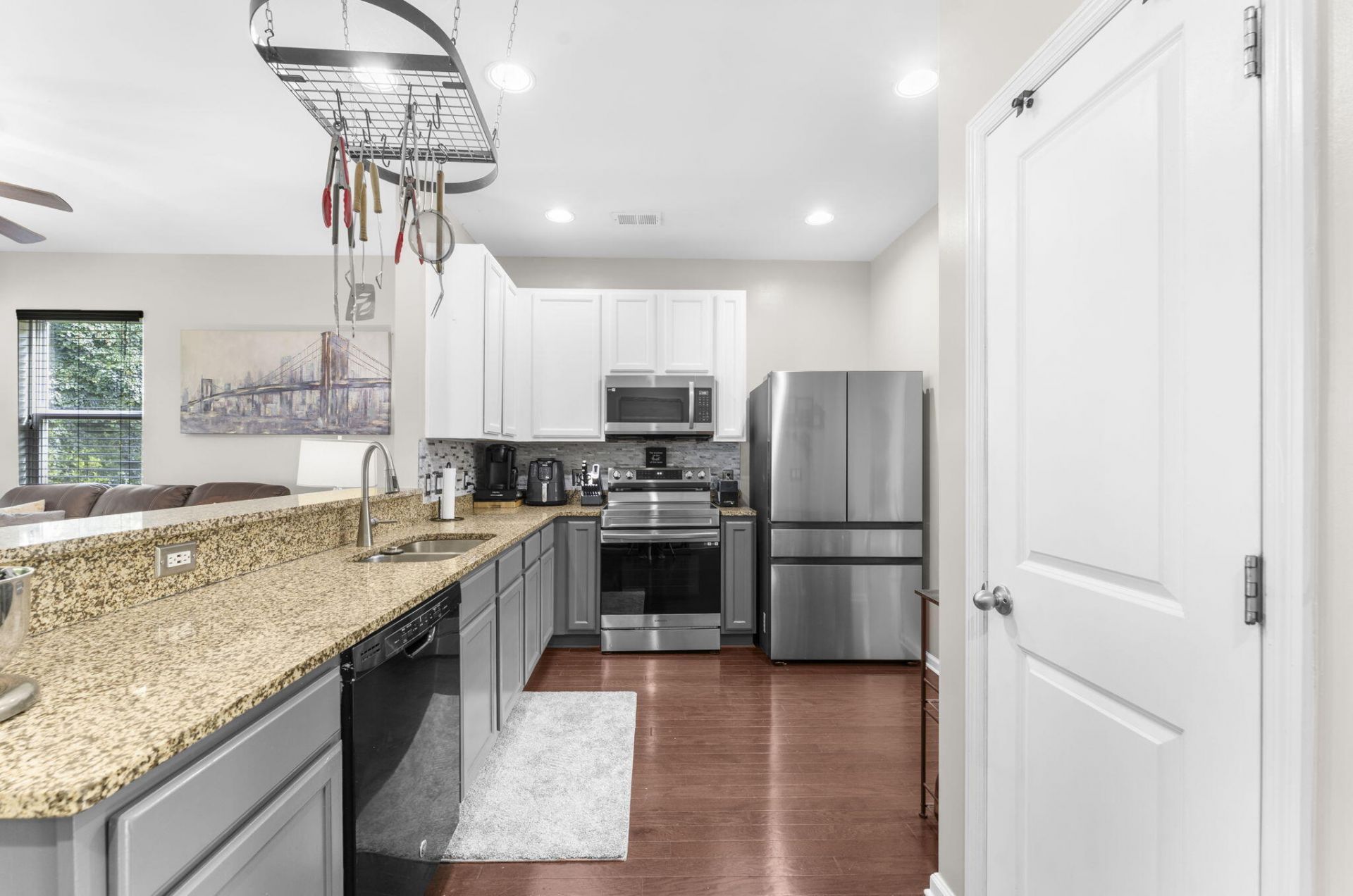 9063 Parlor Drive Photo 10