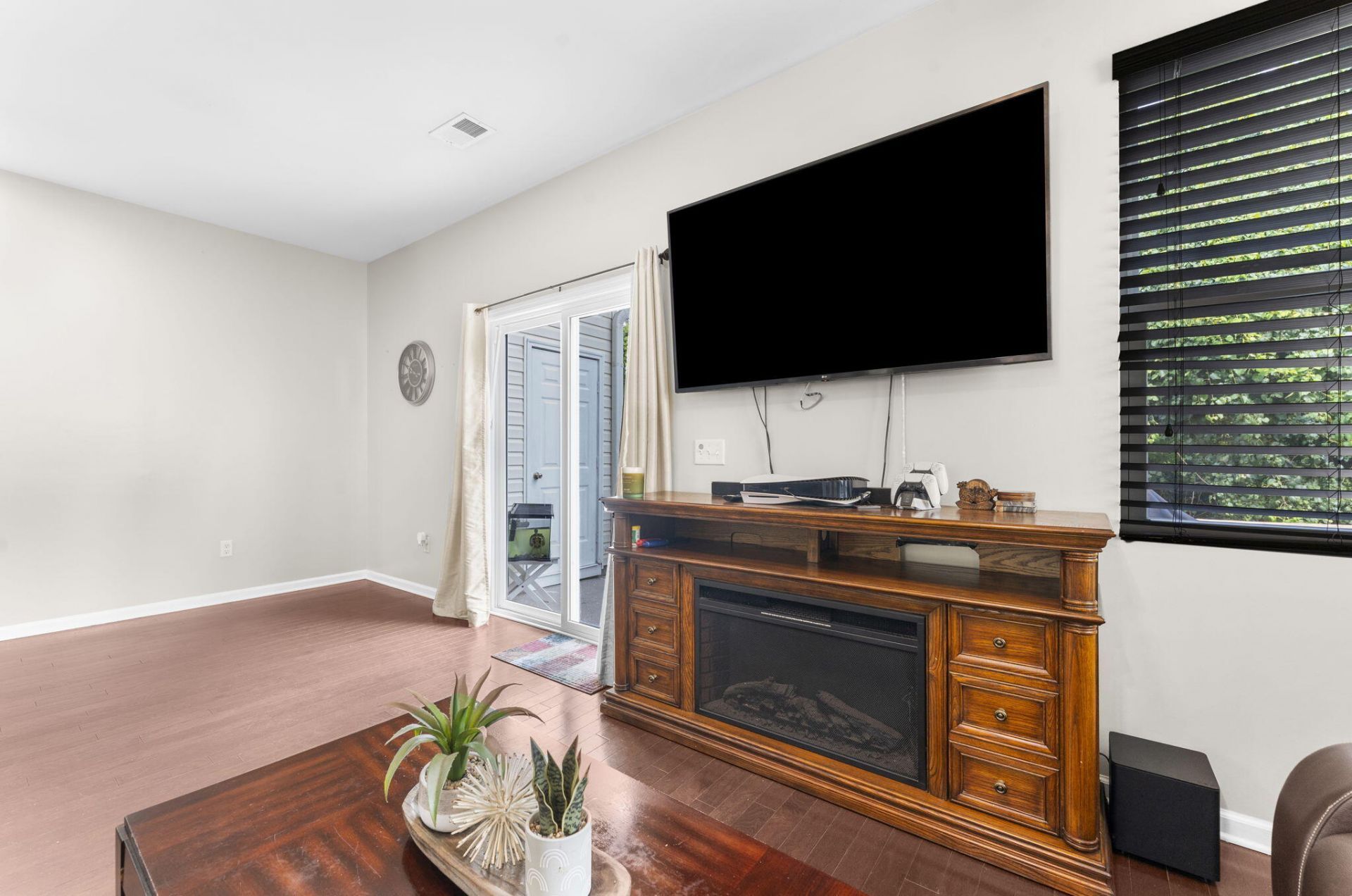 9063 Parlor Drive Photo 15