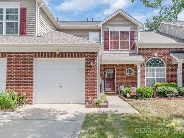 2714 Mill Valley Court , Matthews, NC 28105