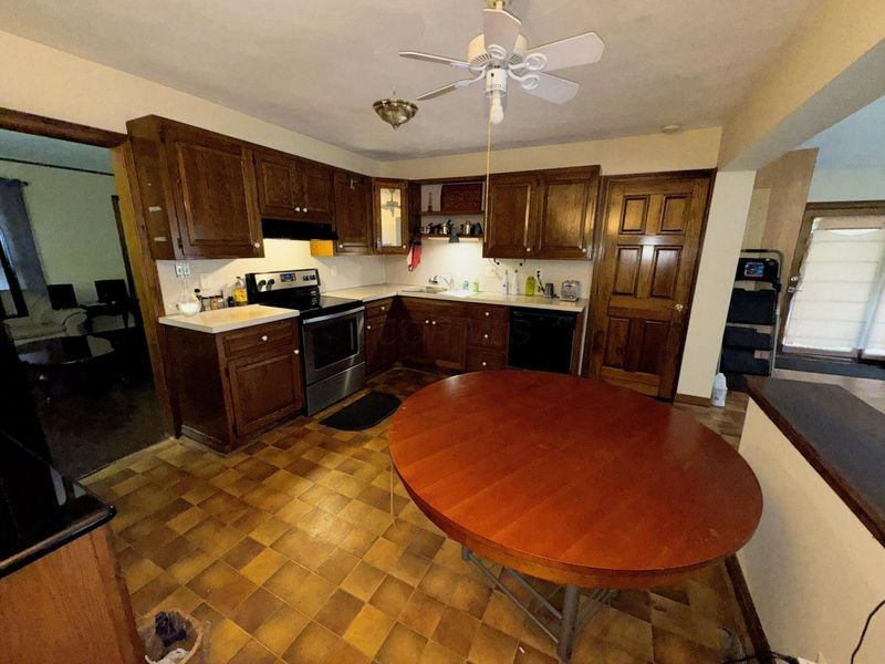 3908 Glenfield Road , Columbus, OH 43232 Photo 4