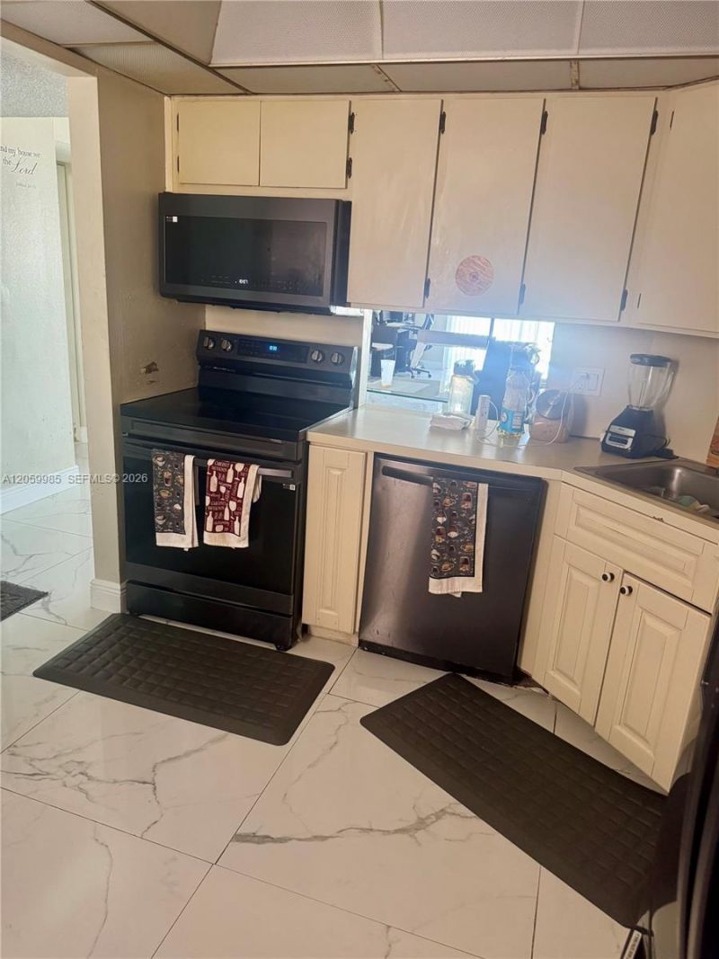 6361 N Falls Cir Dr , Unit 311, Lauderhill, FL 33319 Photo