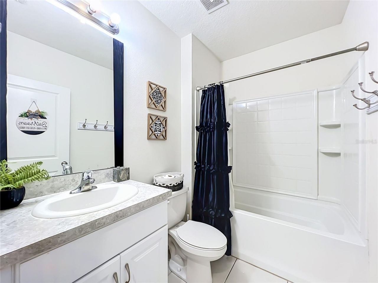 405 Kestrel Drive , Groveland, FL 34736 Photo