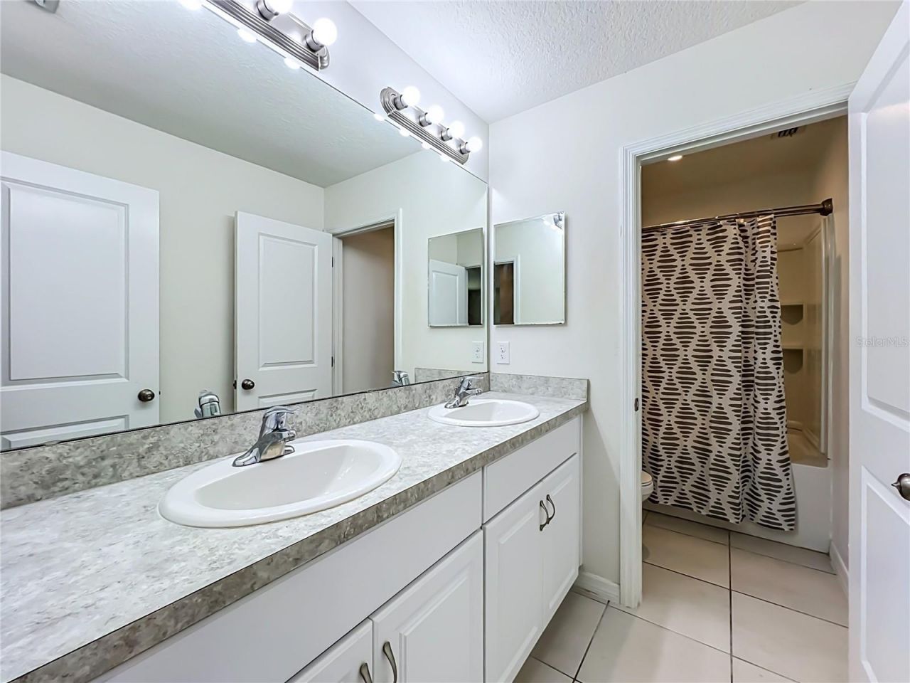 405 Kestrel Drive , Groveland, FL 34736 Photo
