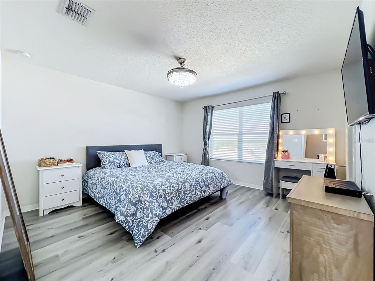 405 Kestrel Drive , Groveland, FL 34736 Photo