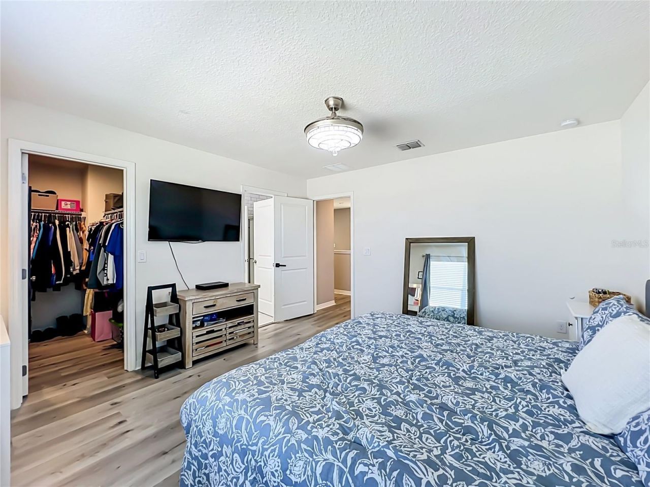 405 Kestrel Drive , Groveland, FL 34736 Photo