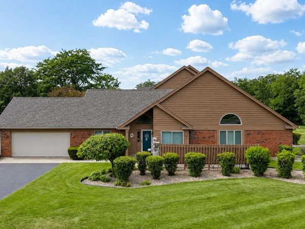 949 Cornwallis Lane, Munster, IN 46321