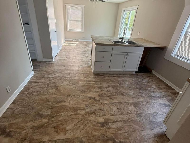 342 W Grogan Avenue , Logan, OH 43138 Photo 8