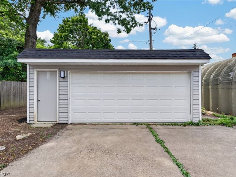18104 Windward Road, Cleveland, OH 44119 Photo 25