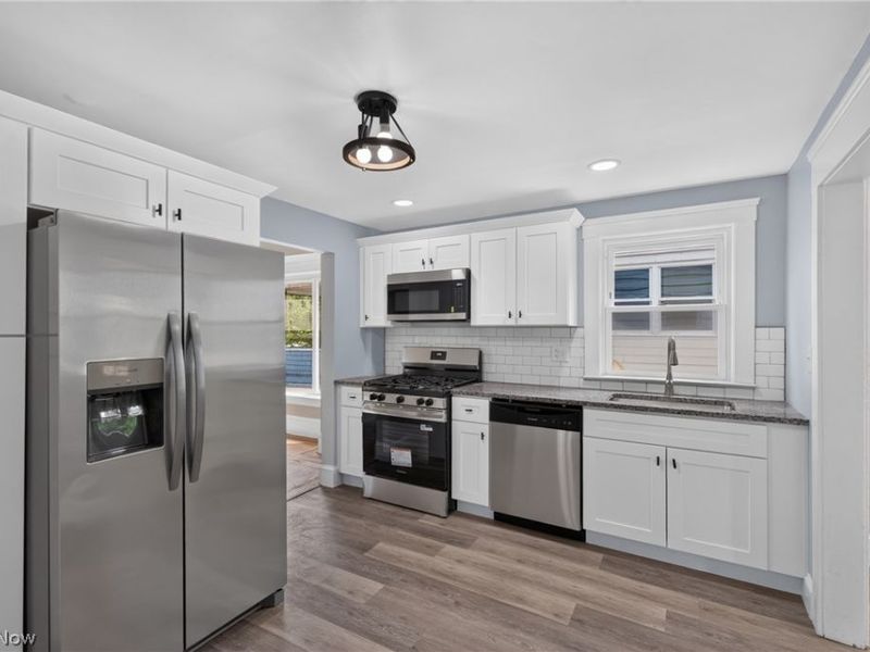 18104 Windward Road, Cleveland, OH 44119 Photo 7