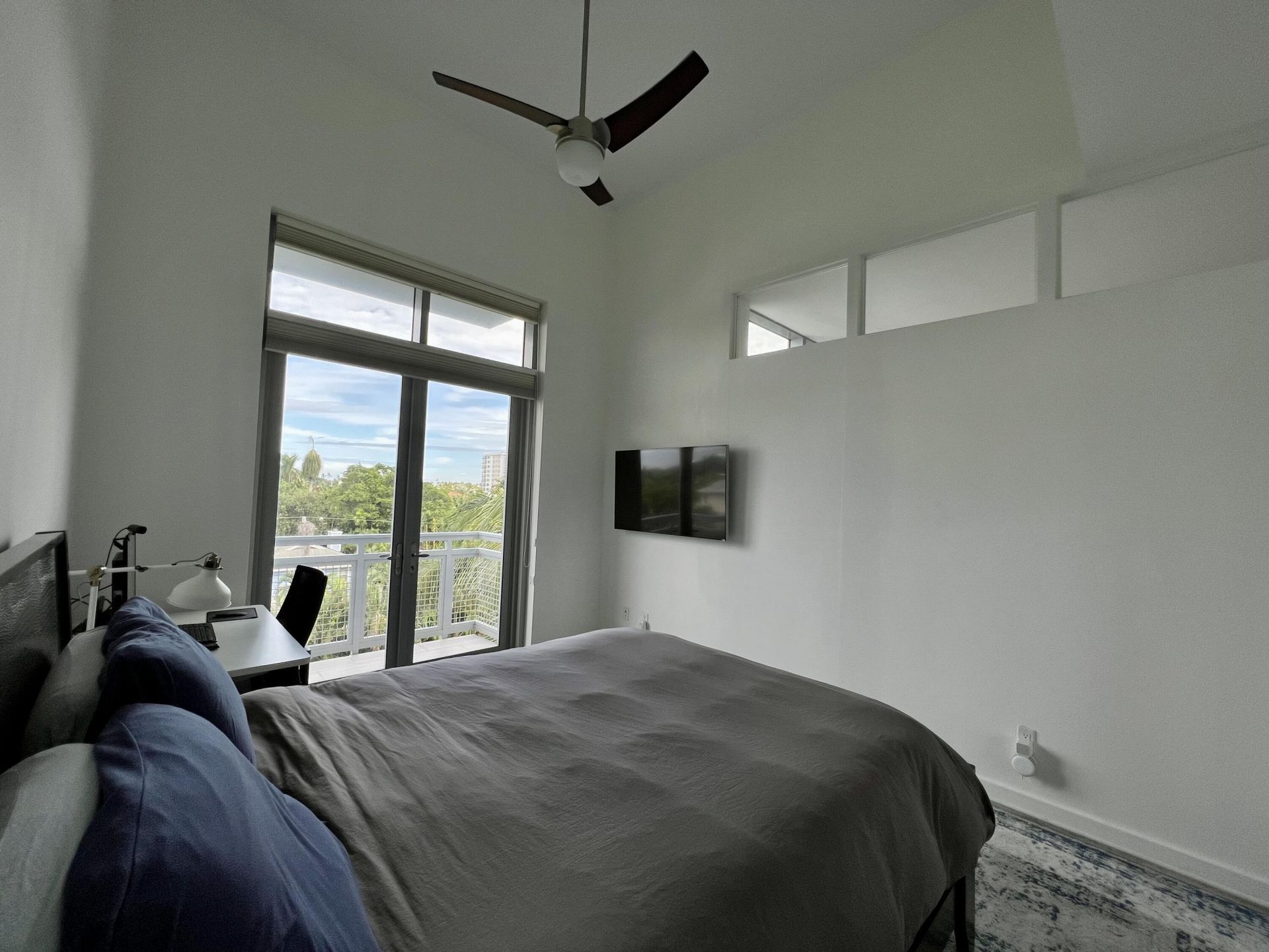 335 SE 6th Avenue, Unit 402, Delray Beach, FL 33483 Photo