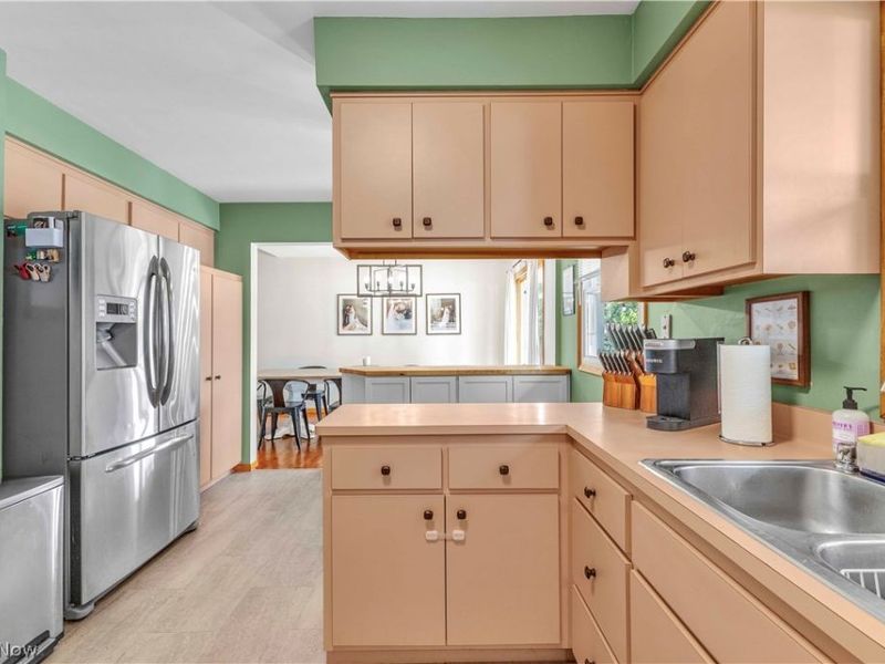 9605 Boundary Lane , Parma, OH 44130 Photo 11
