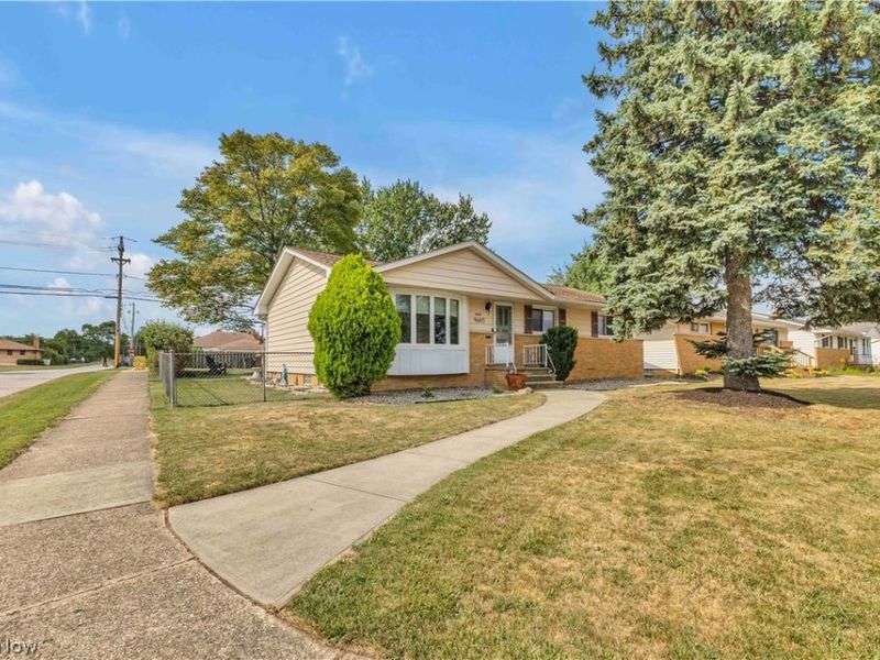 9605 Boundary Lane , Parma, OH 44130 Photo 27