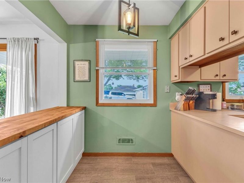 9605 Boundary Lane , Parma, OH 44130 Photo 9