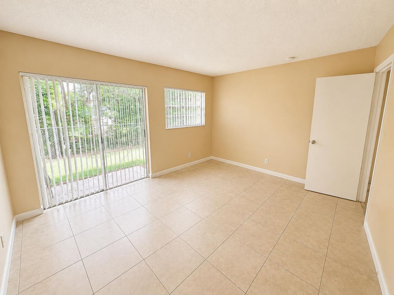 4125 Woodside Drive, Unit 4, Coral Springs, FL 33065 Photo