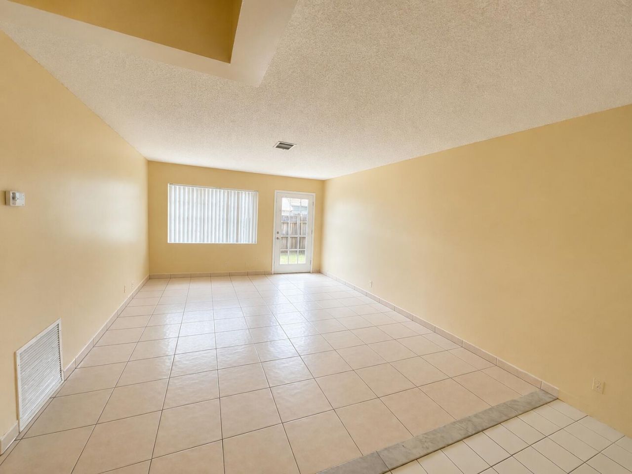 4125 Woodside Drive, Unit 4, Coral Springs, FL 33065 Photo